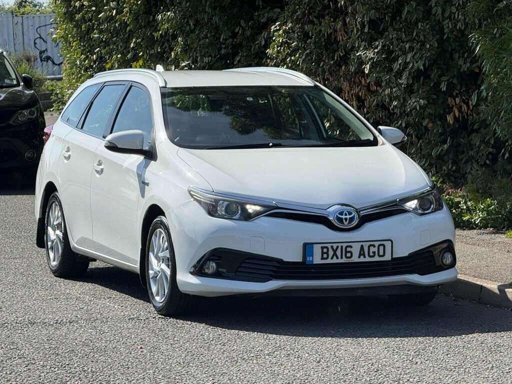Toyota Auris 1.8 Vvt-h Business Edition Touring Sports Cvt Euro White