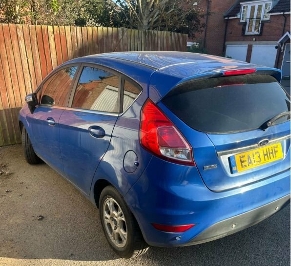 Ford Fiesta Tdci Econetic Zetec Hatchback Blue #2