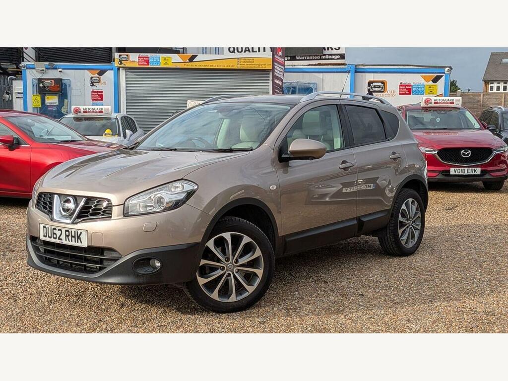 Nissan Qashqai Petrol Beige