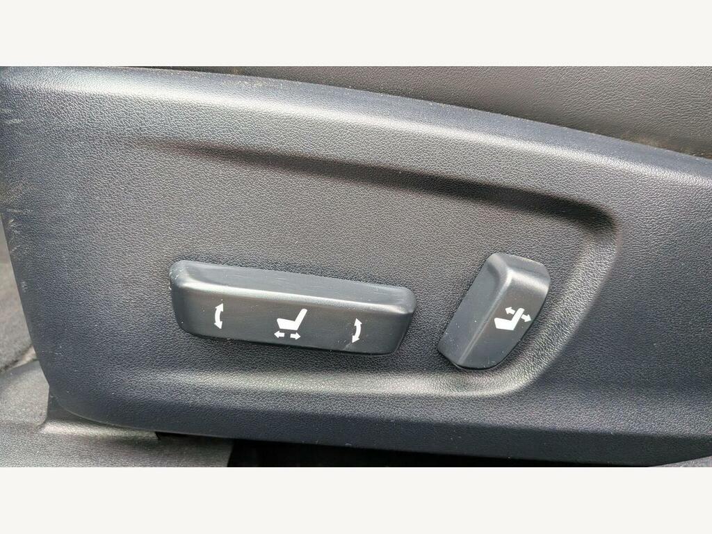 Lexus IS 300H Luxury Cvt Navigation #58