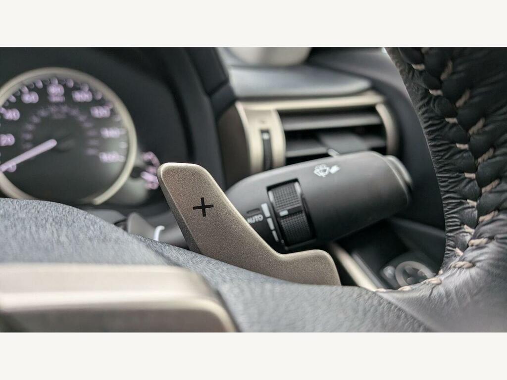 Lexus IS 300H Luxury Cvt Navigation #33