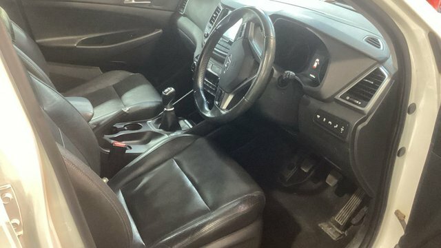 Hyundai Tucson Crdi Premium Se Suv AP65KLL White #2