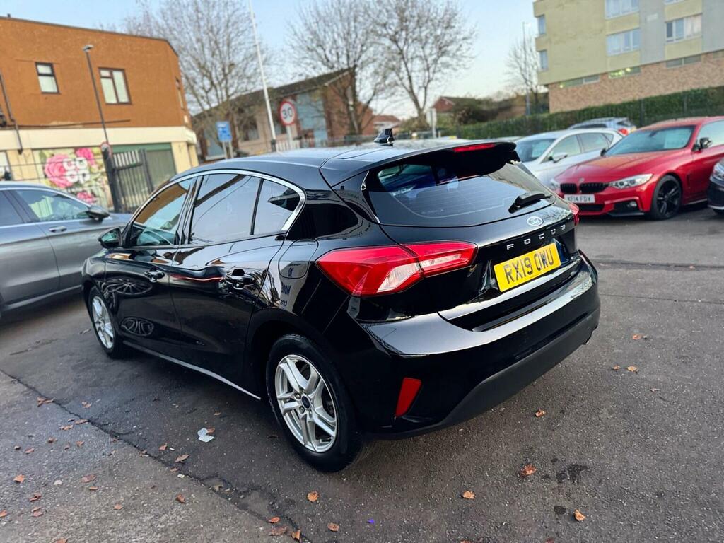 Ford Focus Hatchback 1.0T Ecoboost Zetec Euro 6 Ss 20 RX19OWU Black #4