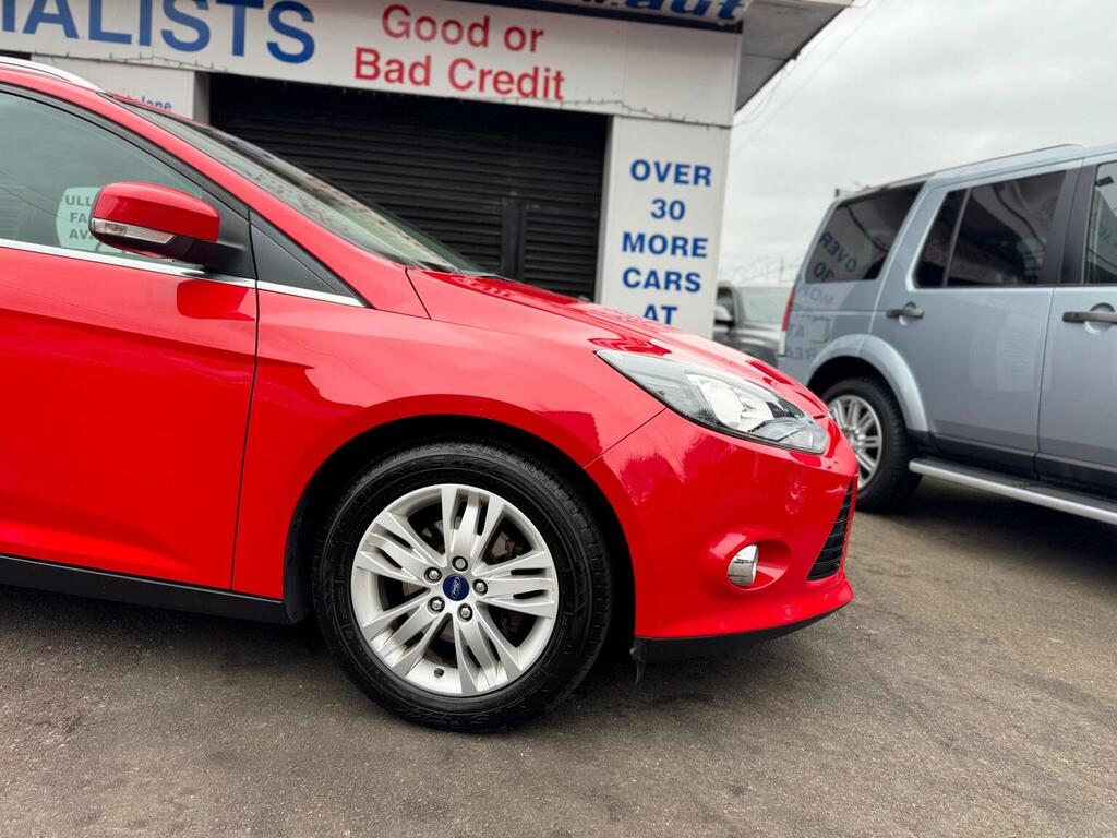 Ford Focus Estate 1.6 Tdci Titanium Navigator Euro 5 Ss MF64ZGB Red #6