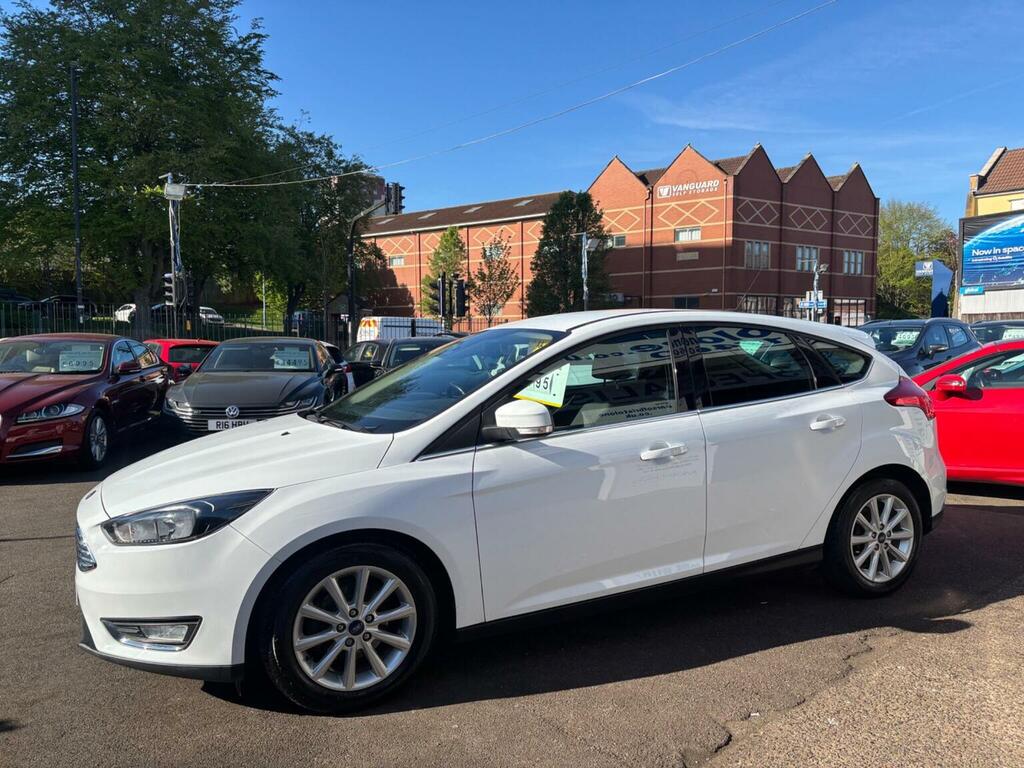Ford Focus Hatchback 1.0T Ecoboost Titanium Euro 6 Ss HN66MWW White #5