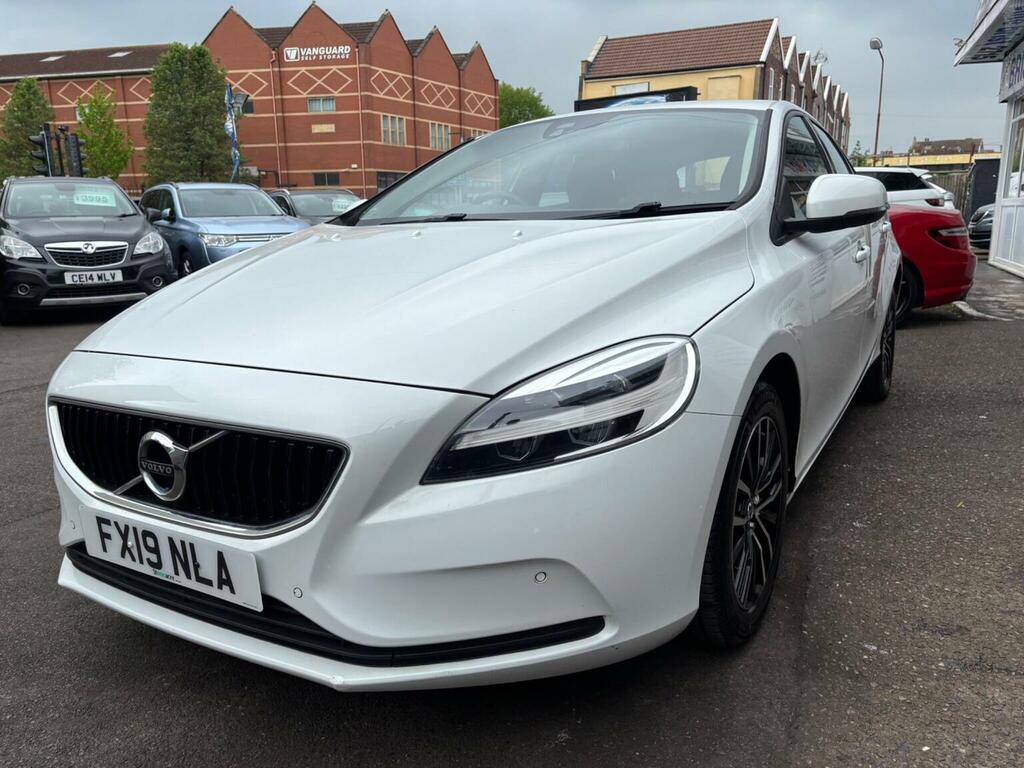 Volvo V40 Hatchback 2.0 T2 R-design Edition Euro 6 Ss FX19NLA White #4