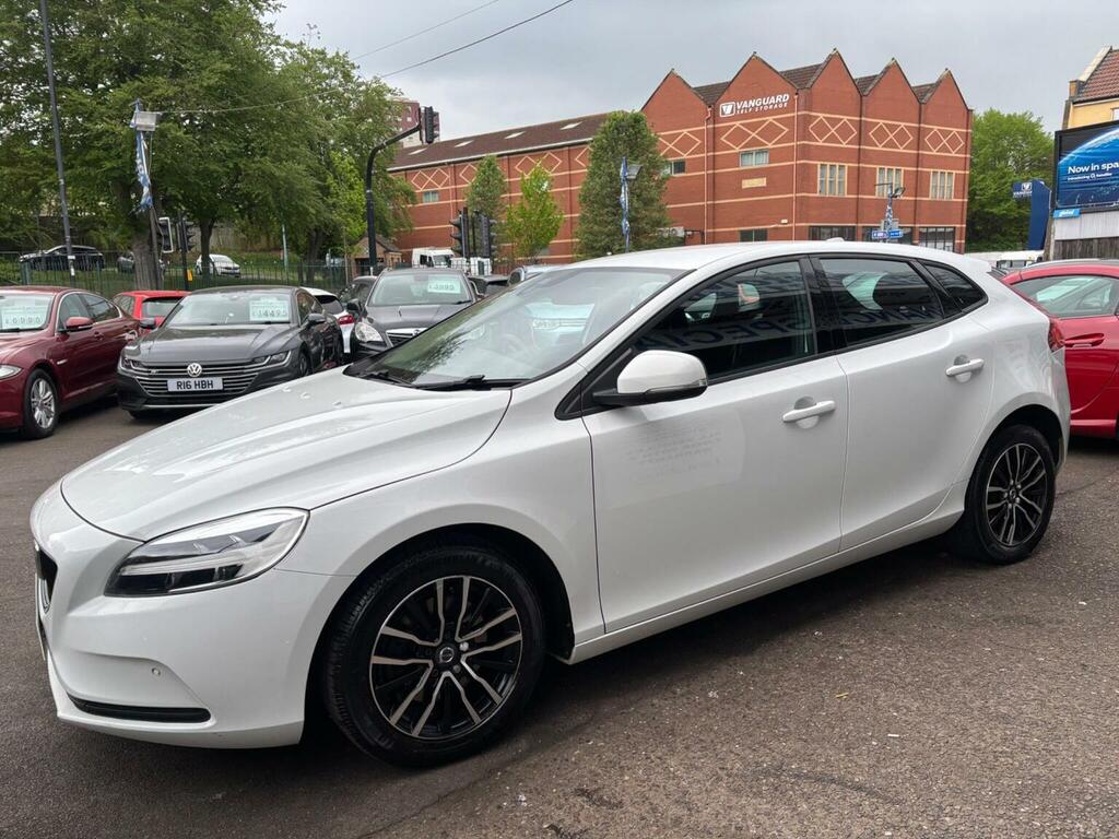 Volvo V40 Hatchback 2.0 T2 R-design Edition Euro 6 Ss FX19NLA White #5