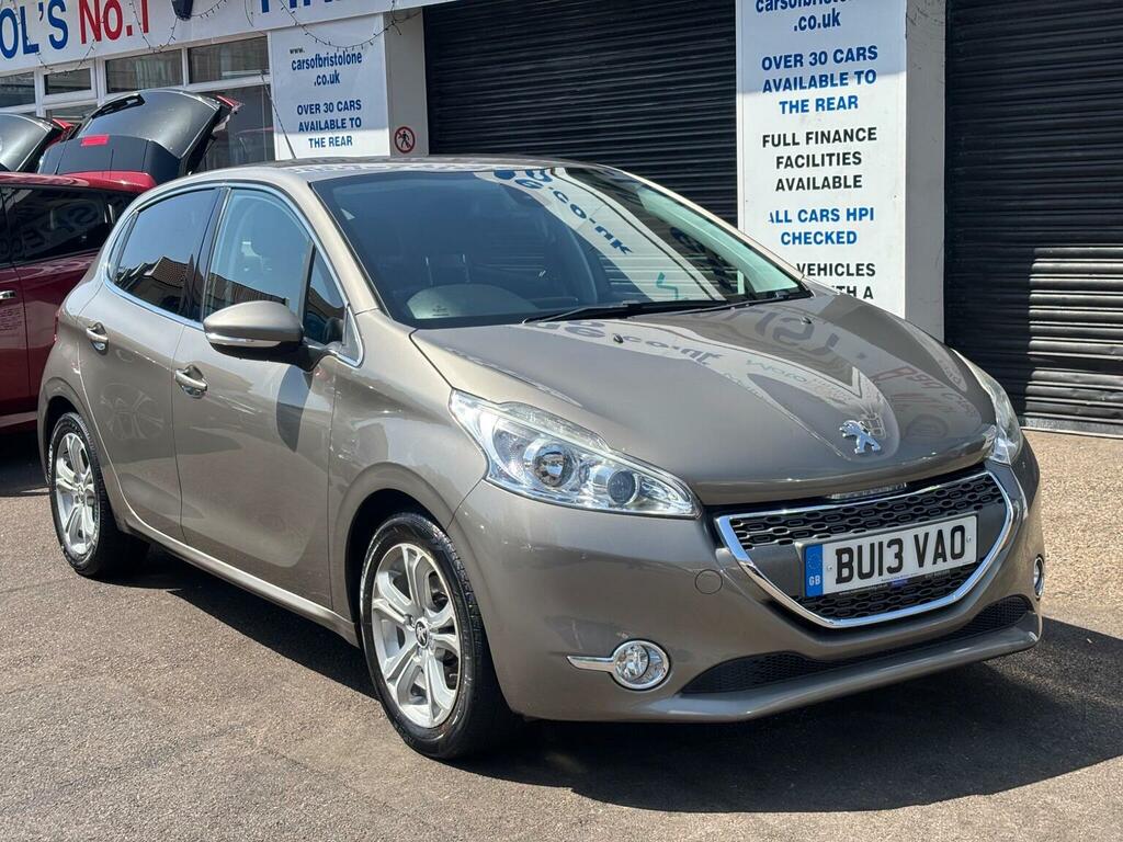 Peugeot 208 Hatchback 1.2 Vti Allure Euro 5 201313 Grey
