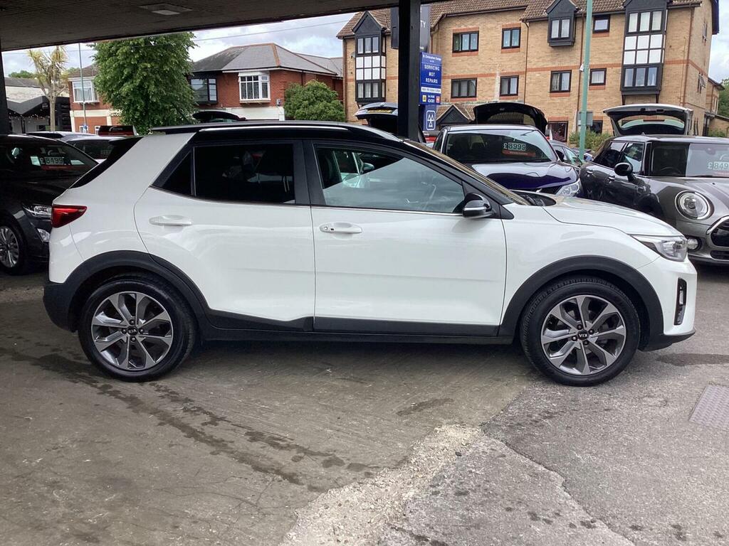 Kia Stonic Suv 1.6 Crdi First Edition Euro 6 Ss 2018 CX18HZU White #2