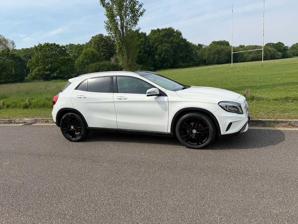 Mercedes-Benz GLA Class 2.1 Gla220 Cdi Se Premium Plus 4Matic White