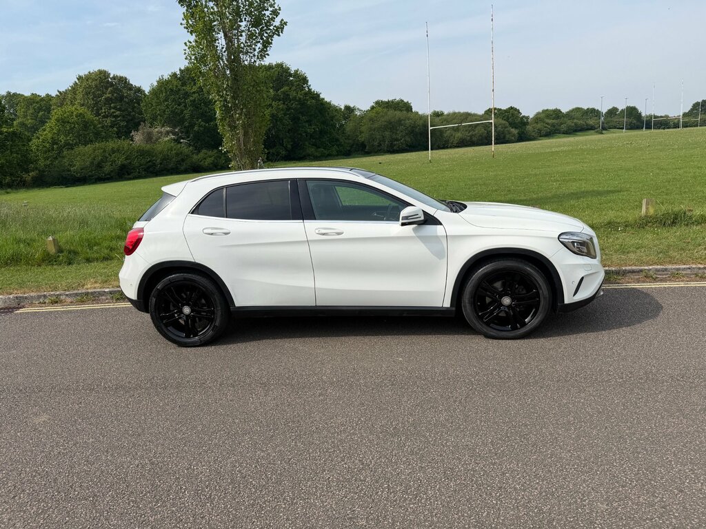 Mercedes-Benz GLA Class 2.1 Gla220 Cdi Se Premium Plus 4Matic BG14HXW White #3