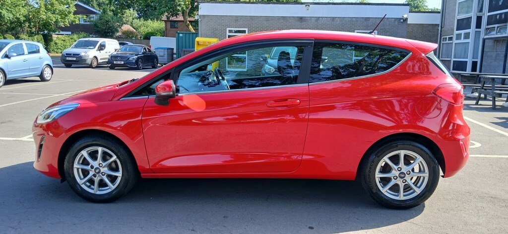 Ford Fiesta Hatchback 1.1 Ti-vct Zetec 2017 MV67ZGC Red #5