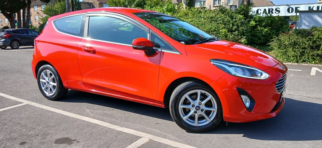 Ford Fiesta Hatchback 1.1 Ti-vct Zetec 2017 Red