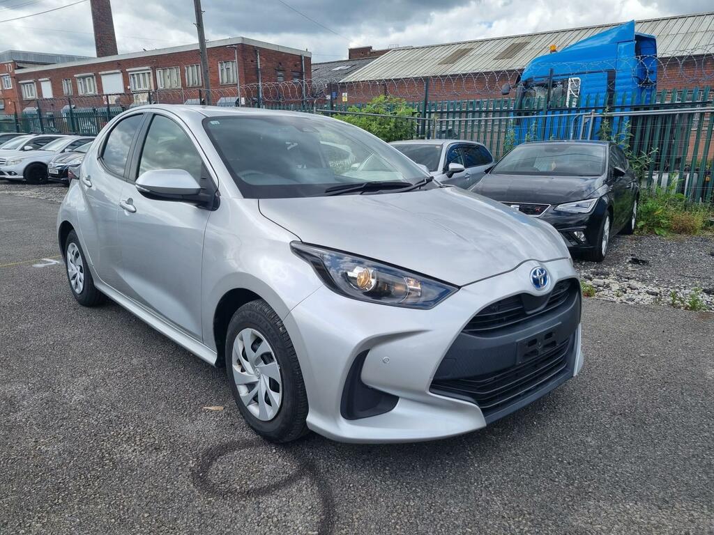 Toyota Yaris 1.5 Hybrid Sat. Nav Ulez CY15CFZ Silver #2