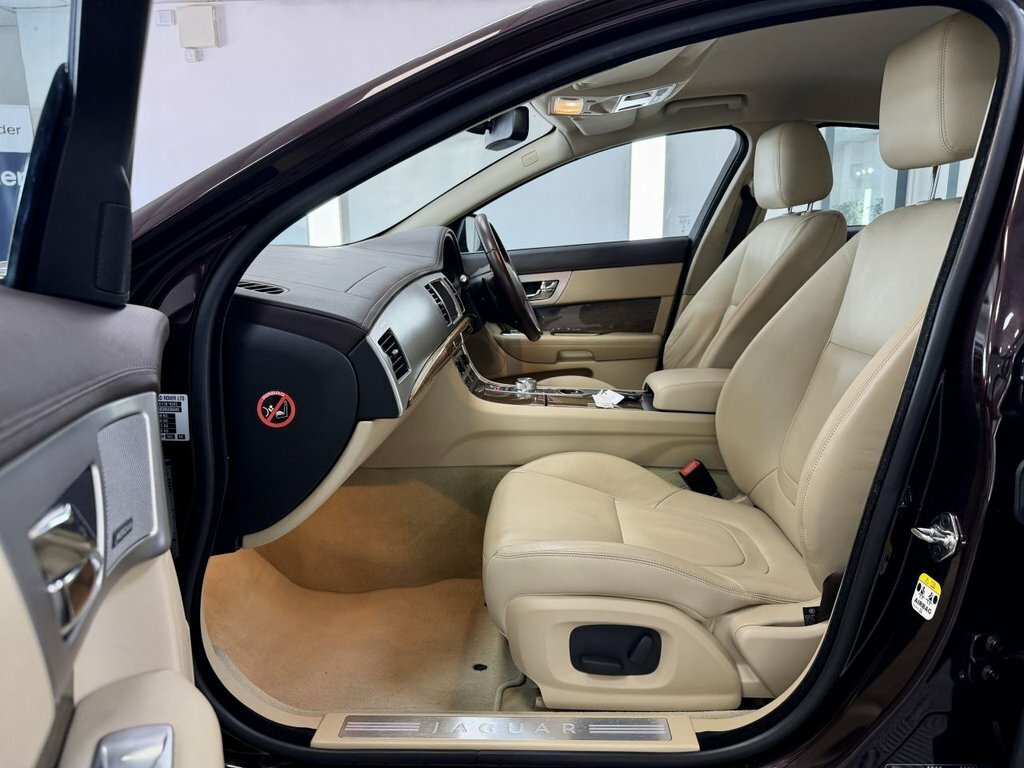 Jaguar XF 2013 3.0D V6 Premium Luxury Saloon OU63LNM Red #2