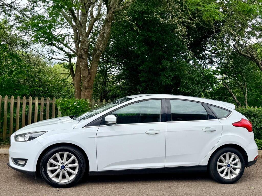 Ford Focus 1.0T Ecoboost Titanium Hatchback BP16LLT White #6