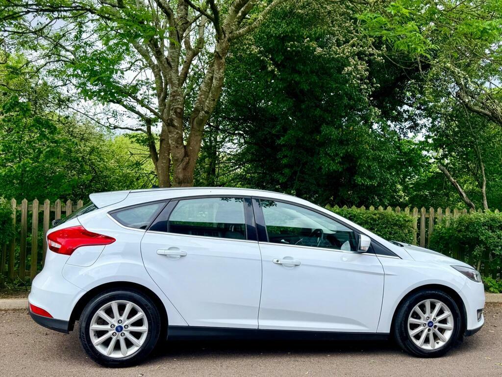 Ford Focus 1.0T Ecoboost Titanium Hatchback BP16LLT White #3
