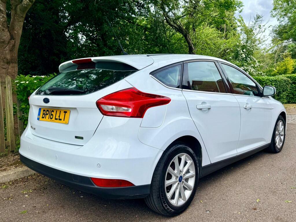 Ford Focus 1.0T Ecoboost Titanium Hatchback BP16LLT White #4