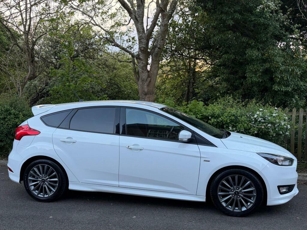 Ford Focus 1.0T Ecoboost St-line Euro 6 S S White
