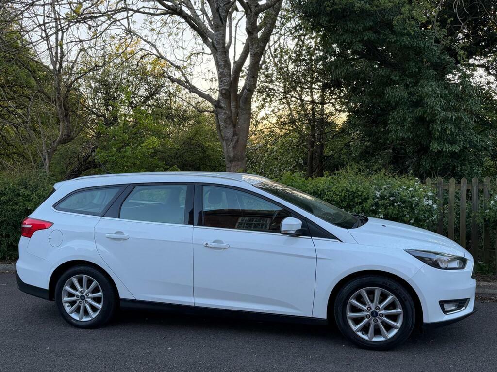Ford Focus 1.0T Ecoboost Titanium Euro 6 S S White