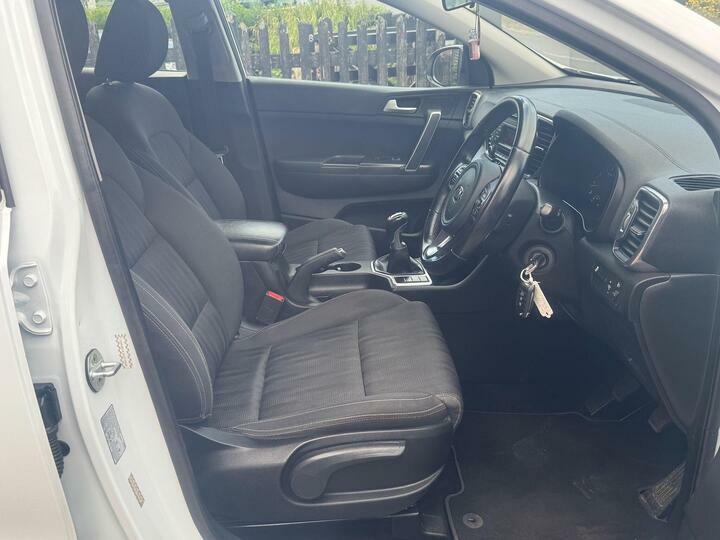 Kia Sportage 1.6 Gdi 1 Euro 6 KX16XSD White #3