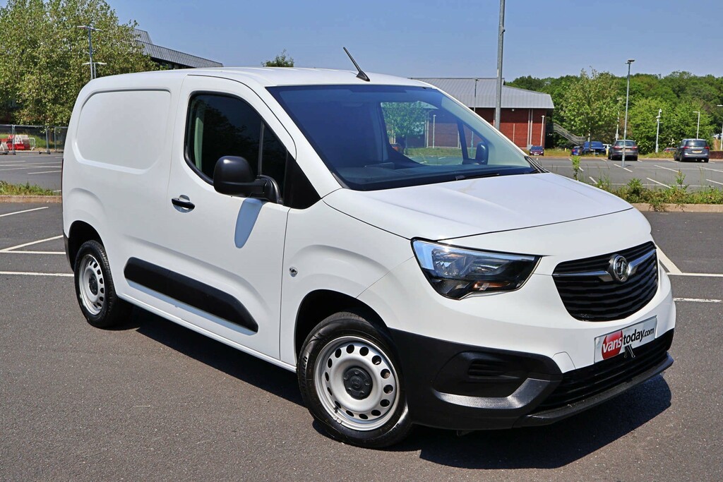 Vauxhall Combo 2300 Dynamic Td Air Con SE21OYN White #2