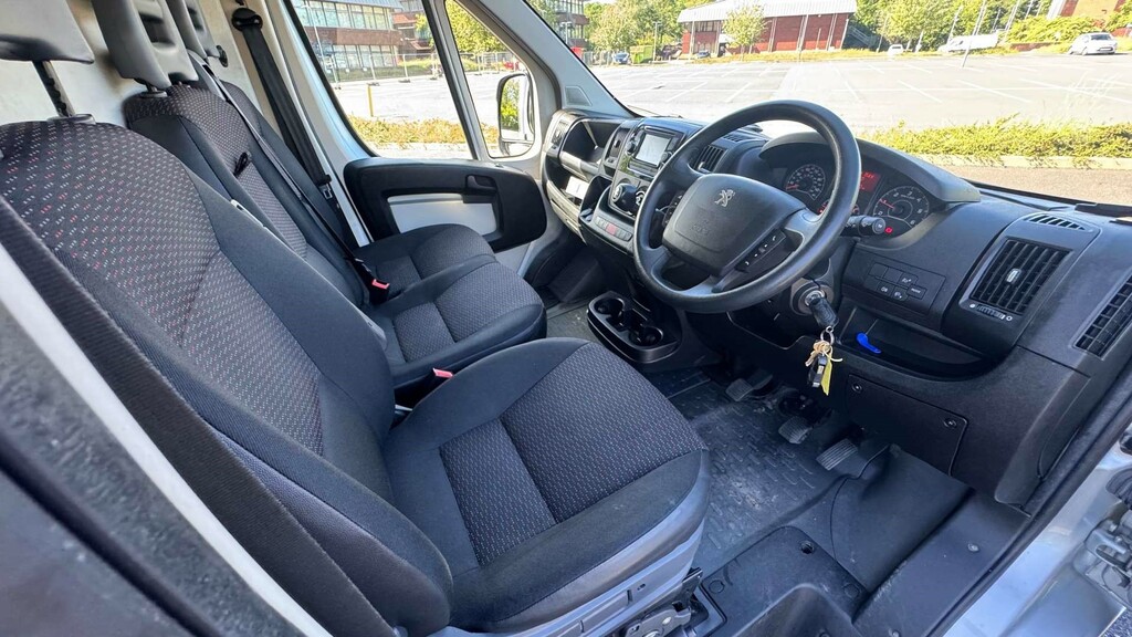 Peugeot Boxer 335 Professional Xlwb Blue Hdi Luton Air Suspens Silver #6