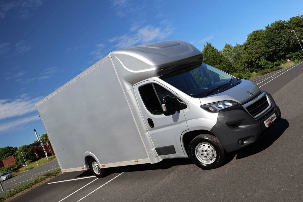 Peugeot Boxer 335 Professional Xlwb Blue Hdi Luton Air Suspens Silver
