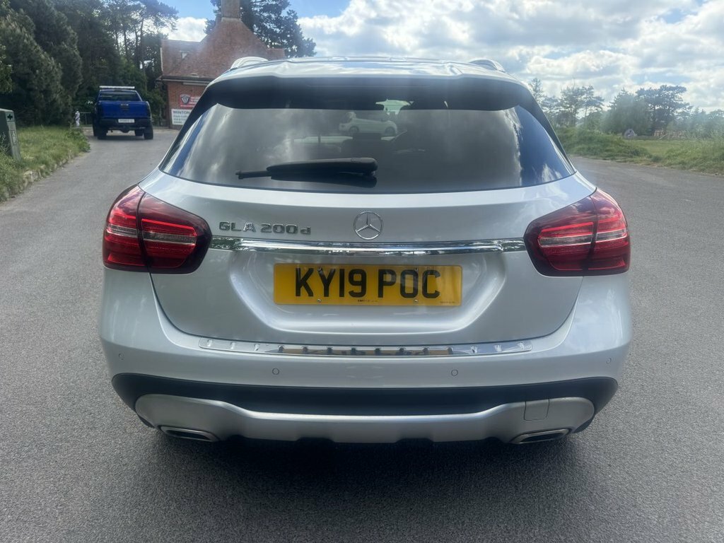 Mercedes-Benz GLA Class 2.1L Sport Silver #5