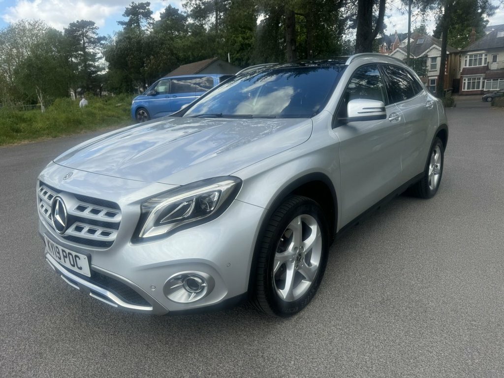 Mercedes-Benz GLA Class 2.1L Sport Silver #2