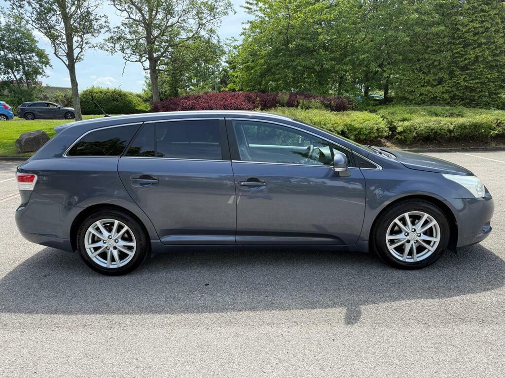 Toyota Avensis 1.8 V-matic Tr Tourer Euro 5 Blue #2