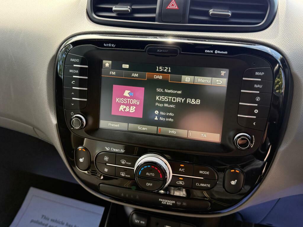 Kia Soul 1.6 Crdi Connect Black #26