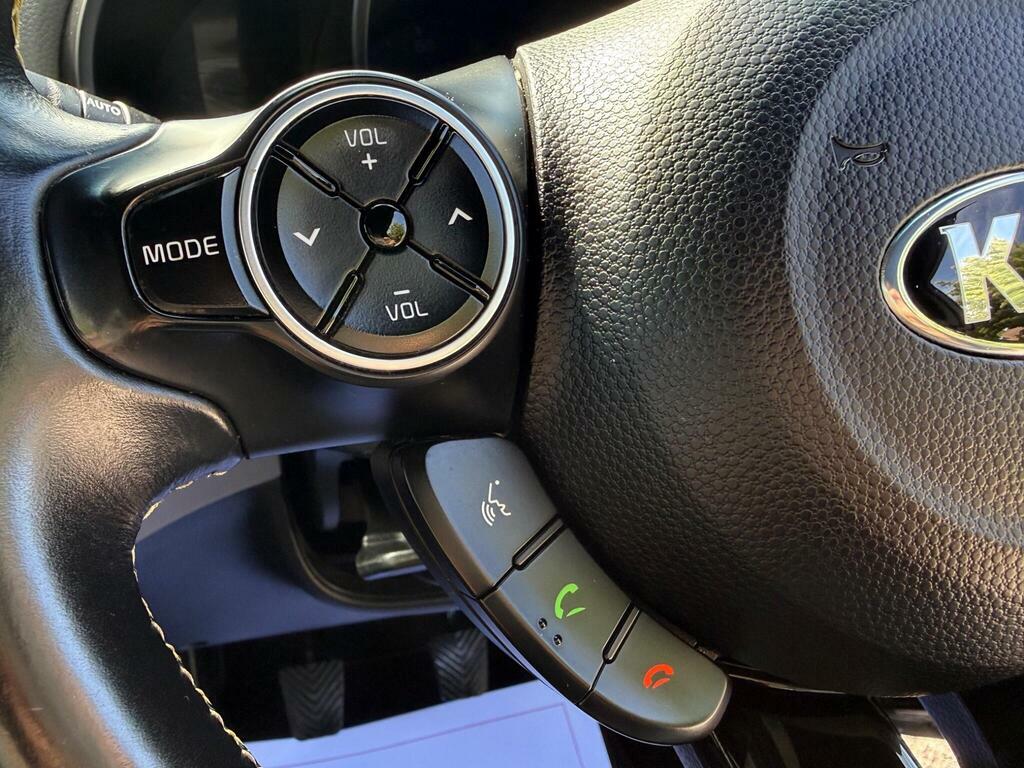 Kia Soul 1.6 Crdi Connect Black #29