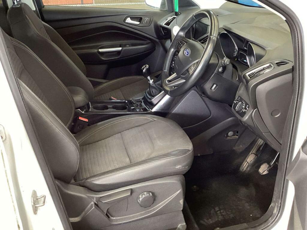Ford Kuga 1.5T Ecoboost Titanium Edition Euro 6 Ss BP69FPU White #3