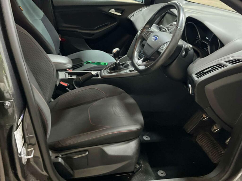 Ford Focus 1.0T Ecoboost St-line Euro 6 Ss CF18WGN Grey #3
