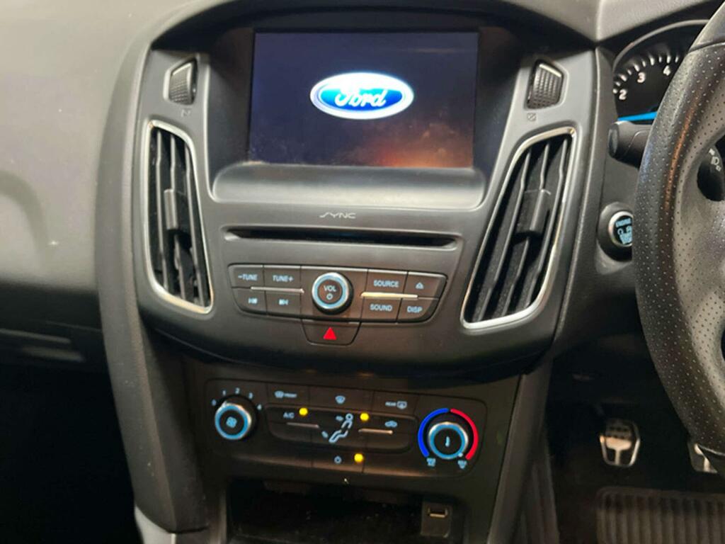 Ford Focus 1.0T Ecoboost St-line Euro 6 Ss CF18WGN Grey #2