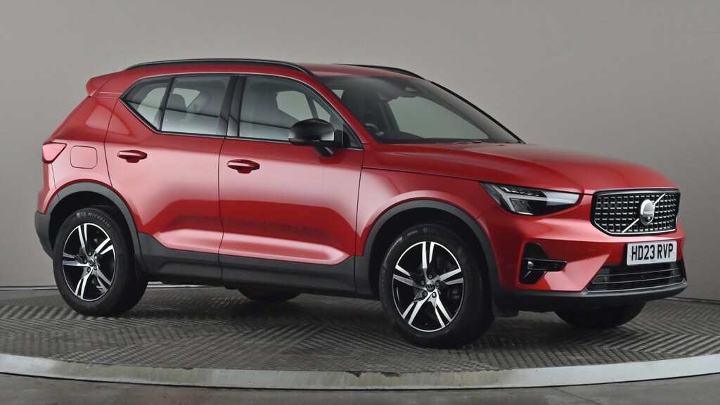 Volvo XC40 2.0 B3p Plus Dark Red