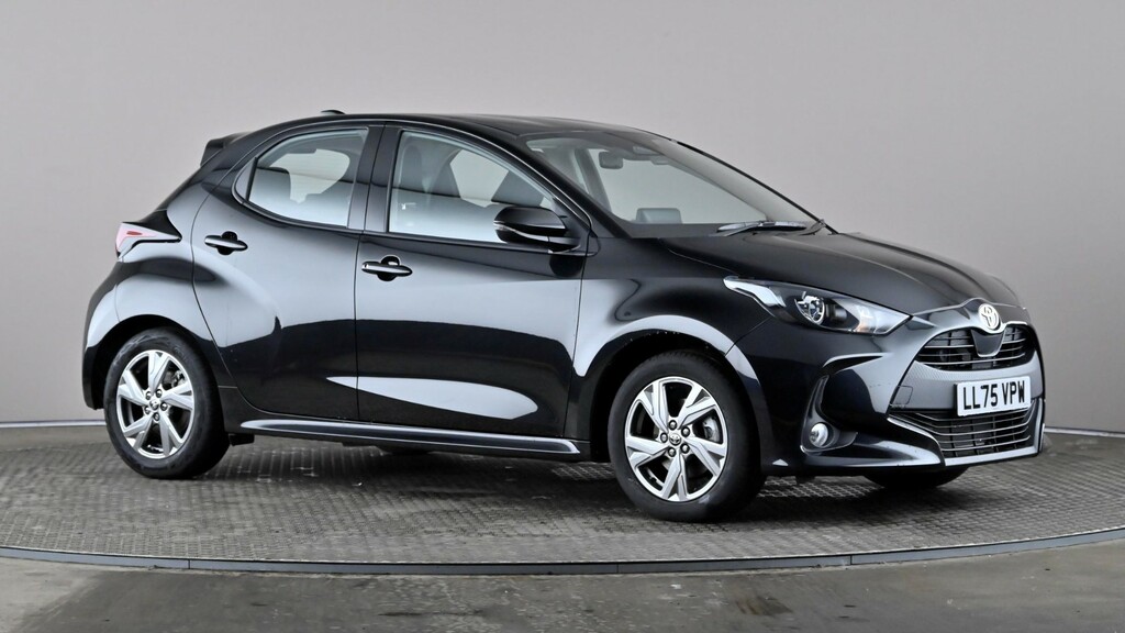 Toyota Yaris 1.5 Hybrid Icon Cvt Black