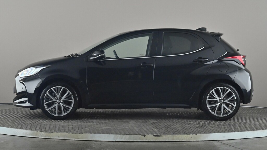 Toyota Yaris 1.5 Hybrid Excel Cvt LP72ZCL Black #3