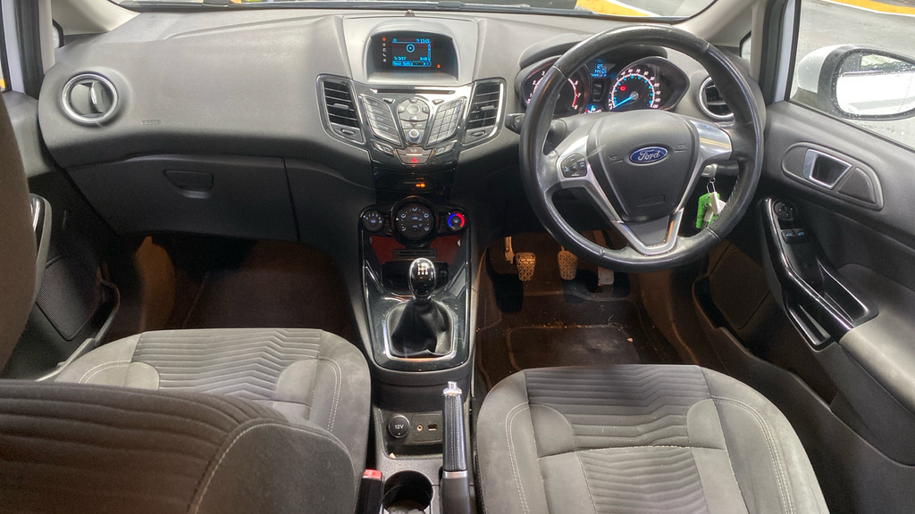 Ford Fiesta 1.25 82 Zetec CE65OMY White #6