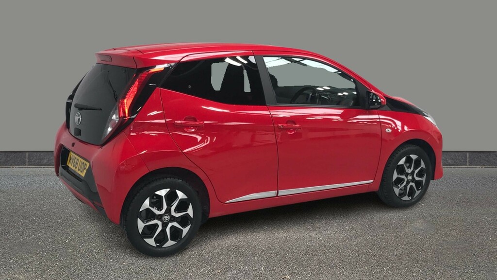 Toyota Aygo 1.0 Vvt-i X-plore HV68UOP Red #6