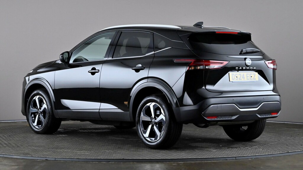 Nissan Qashqai 1.3 Dig-t Mh N-connecta Glass Roof DS24EEZ Black #4