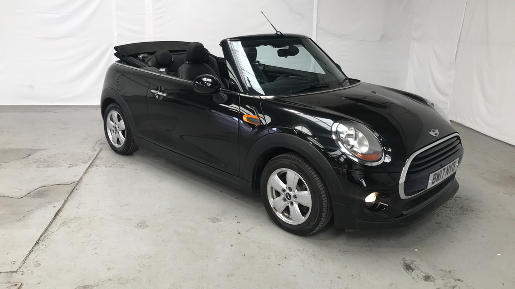 Mini Convertible 1.5 Cooper Black