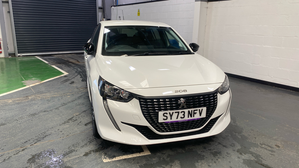 Peugeot 208 1.2 Puretech 100 Active Premium Eat8 SY73NFV White #3