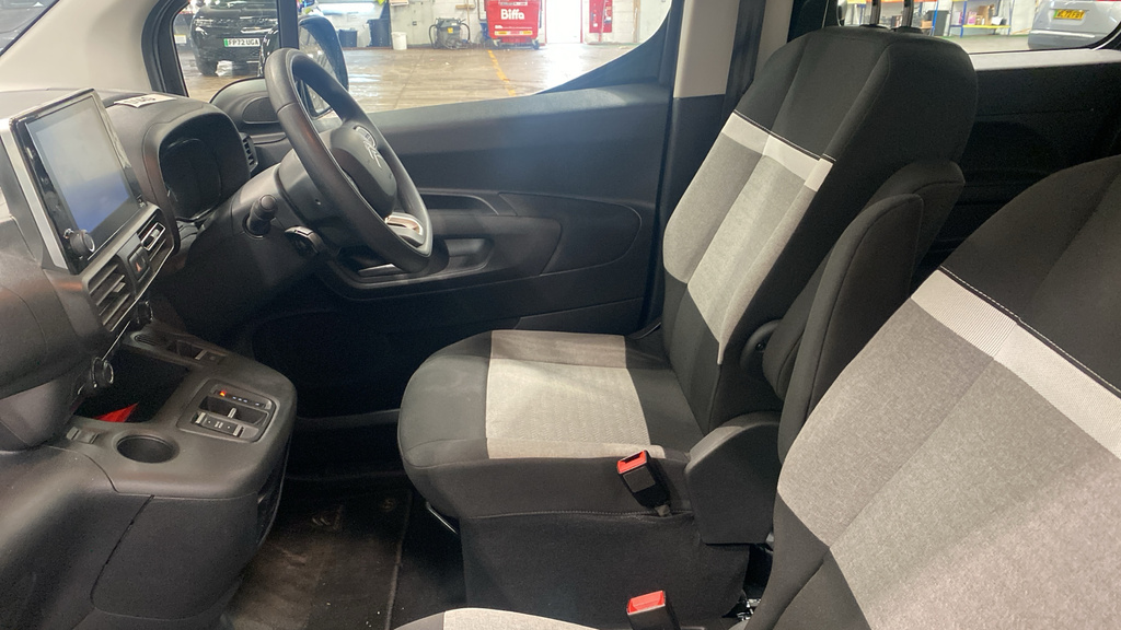 Citroen e-Berlingo 100Kw Feel XL 50Kwh 7 Seat DV72UFG Grey #5