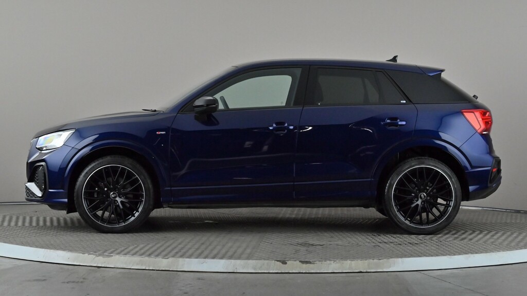 Audi Q2 35 Tfsi Black Edition GJ73WWA Blue #3