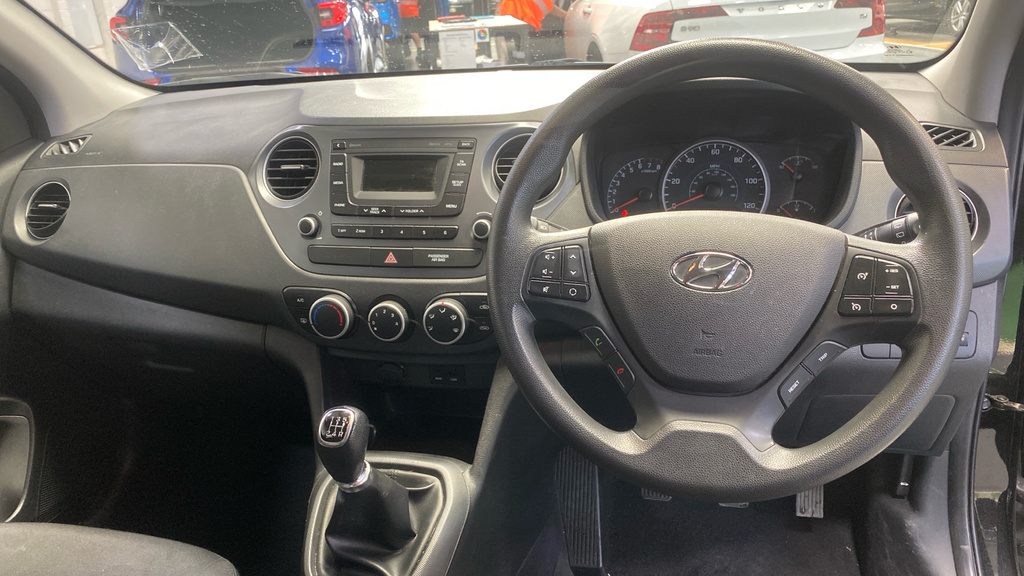 Hyundai I10 1.2 Se EY18BFP Black #6