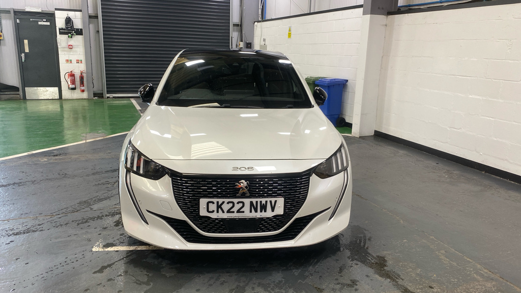 Peugeot 208 1.2 Puretech 100 Gt Premium CK22NWV White #3