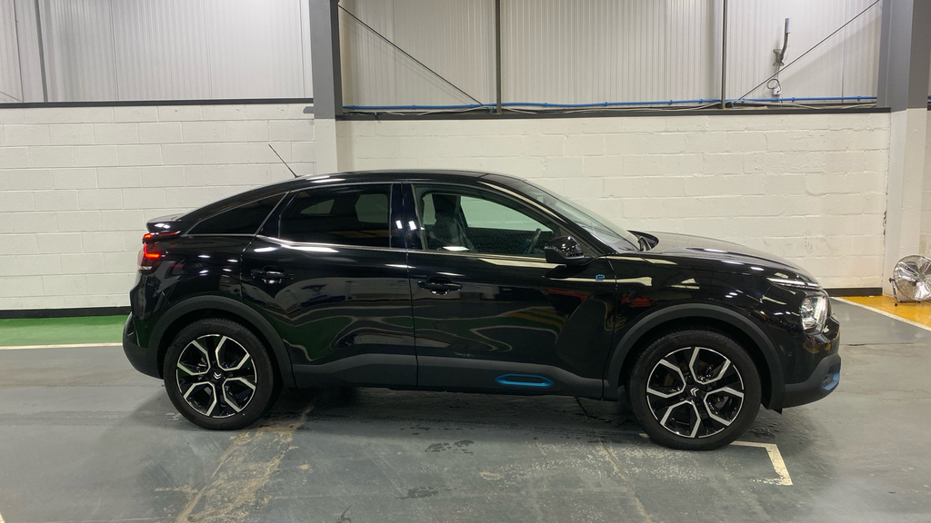 Citroen e-C4 100Kw Shine Plus 50Kwh VA72HLW Black #3