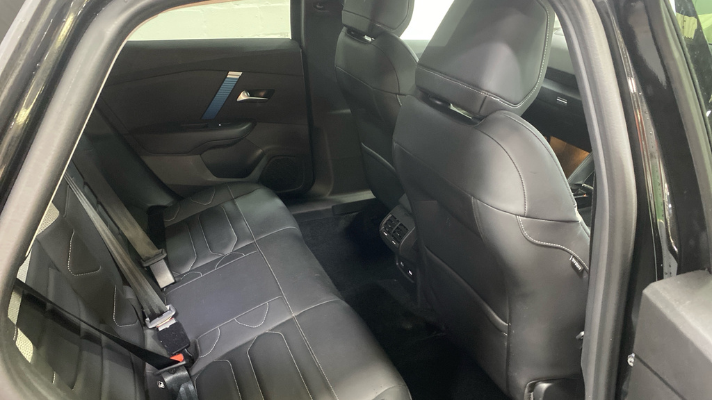 Citroen e-C4 100Kw Shine Plus 50Kwh VA72HLW Black #5